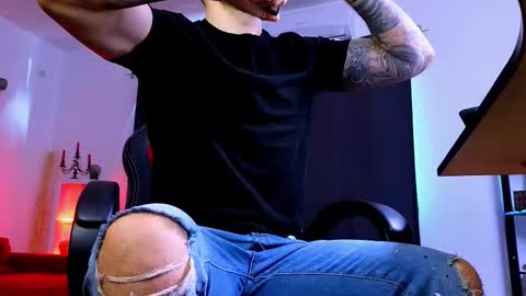 MightyAaron online show from March 4, 6:19 am