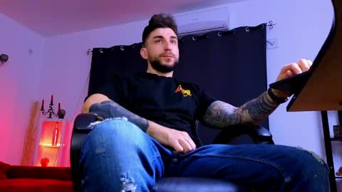 MightyAaron online show from April 1, 2:34 am