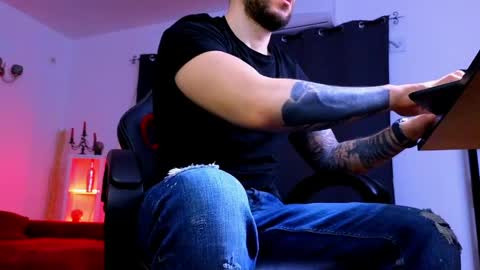 MightyAaron online show from April 2, 2:20 am