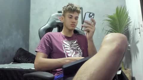 Miguel Hernandez online show from December 2, 10:39 am