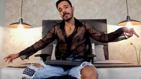 miguelsanfrancisco online show from October 21, 3:02 pm