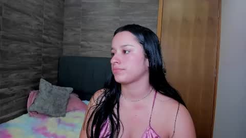 Snapshot of miia_belll chatting on July 7, 2:25 am Mia online show from July 7, 2:25 am