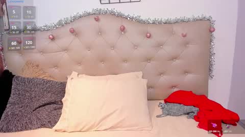 Snapshot of miia_jhones16 chatting on December 18, 5:59 am Mia Jhones online show from December 18, 5:59 am