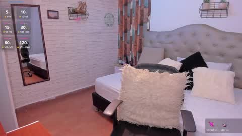 Snapshot of miia_jhones16 chatting on January 24, 11:34 pm Mia Jhones online show from January 24, 11:34 pm