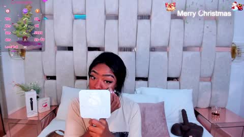 Snapshot of miia_schwarz chatting on December 16, 5:17 am Miia Schwarz online show from December 16, 5:17 am