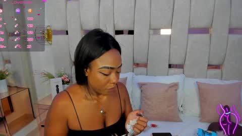 Snapshot of miia_schwarz chatting on January 18, 8:19 pm Miia Schwarz online show from January 18, 8:19 pm