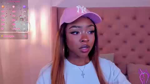 Snapshot of miia_schwarz chatting on September 20, 1:17 am Miia Schwarz online show from September 20, 1:17 am