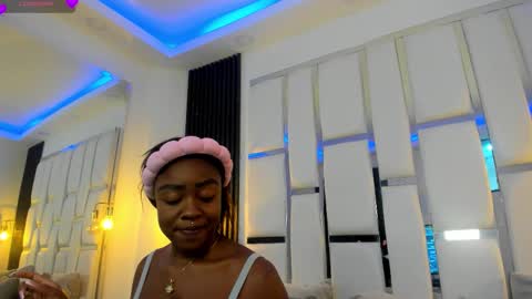 Snapshot of miia_schwarz chatting on October 2, 9:44 pm Miia Schwarz online show from October 2, 9:44 pm