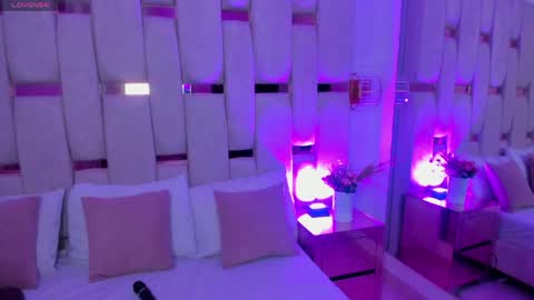 Snapshot of miia_schwarz chatting on May 29, 10:52 pm Miia Schwarz online show from May 29, 10:52 pm