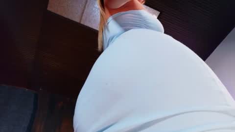 Snapshot of miia_sttone chatting on June 19, 4:11 pm miia_sttone online show from June 19, 4:11 pm