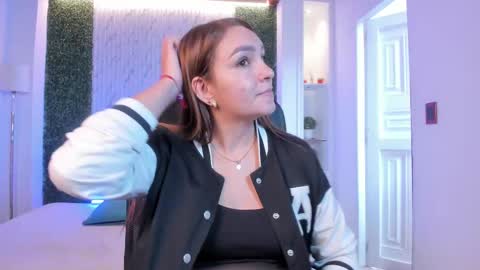 Snapshot of miia_taylors chatting on October 4, 11:52 am Miia 3 online show from October 4, 11:52 am