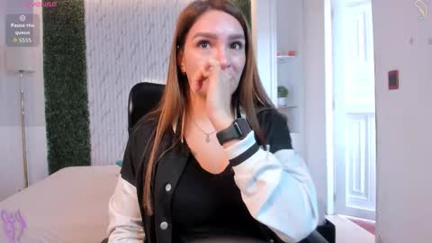 Snapshot of miia_taylors chatting on November 20, 12:38 pm Miia 3 online show from November 20, 12:38 pm