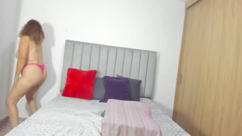 Mia Weed online show from April 16, 11:22 am