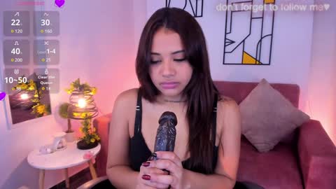 Snapshot of miiaa7_ chatting on January 16, 11:06 pm Ma is my name I invite you to check out my wish list for my birthday online show from January 16, 11:06 pm