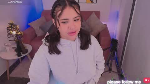 Snapshot of miiaa7_ chatting on October 15, 5:51 am Ma is my name I invite you to check out my wish list for my birthday online show from October 15, 5:51 am