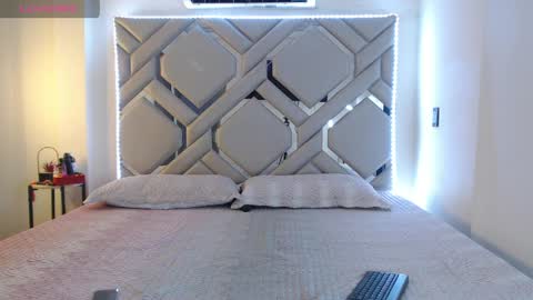 miiafire online show from April 1, 7:42 am