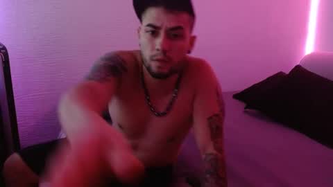 Mia and Liam online show from January 3, 8:54 pm