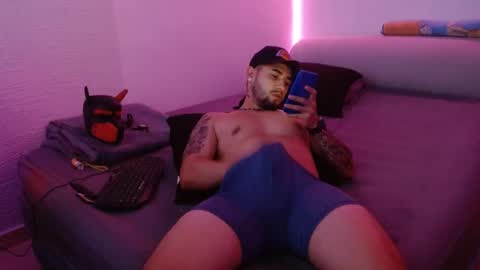 Mia and Liam online show from January 8, 10:48 pm