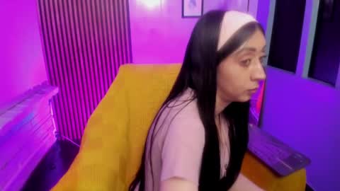 miilu  online show from April 17, 2:58 am