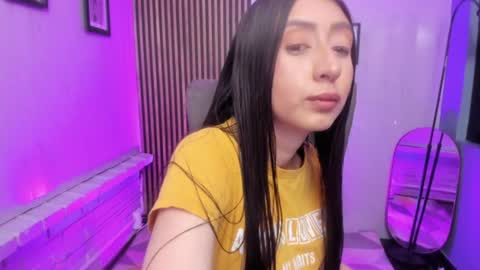 miilu  online show from June 18, 3:40 am
