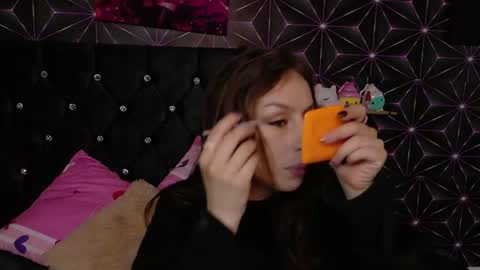miis_beellaa online show from June 11, 12:58 pm