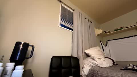 Snapshot of mik138 chatting on February 10, 11:36 am mik138 online show from February 10, 11:36 am