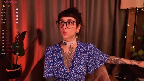 Snapshot of mika_moon_ chatting on December 8, 6:50 pm mika_moon_ online show from December 8, 6:50 pm