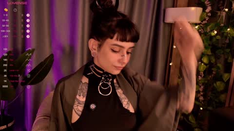 Snapshot of mika_moon_ chatting on December 12, 8:32 pm mika_moon_ online show from December 12, 8:32 pm