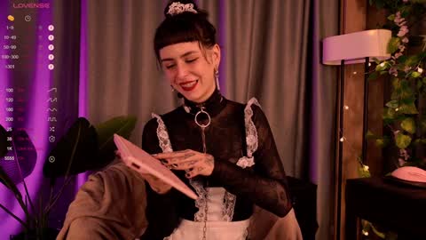 Snapshot of mika_moon_ chatting on December 16, 8:05 pm mika_moon_ online show from December 16, 8:05 pm