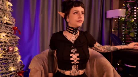 Snapshot of mika_moon_ chatting on December 21, 8:43 pm mika_moon_ online show from December 21, 8:43 pm