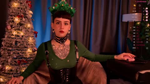 Snapshot of mika_moon_ chatting on December 25, 9:43 pm mika_moon_ online show from December 25, 9:43 pm