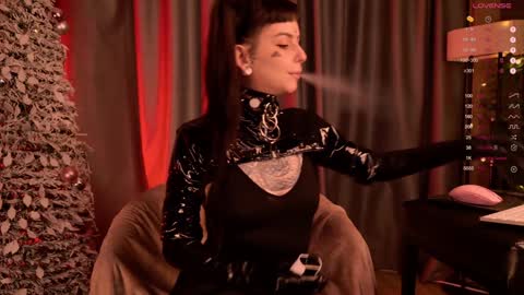 Snapshot of mika_moon_ chatting on January 2, 8:46 pm mika_moon_ online show from January 2, 8:46 pm