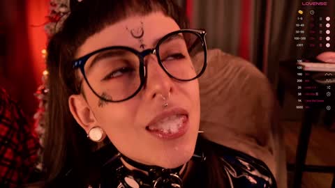 Snapshot of mika_moon_ chatting on January 2, 11:49 pm mika_moon_ online show from January 2, 11:49 pm