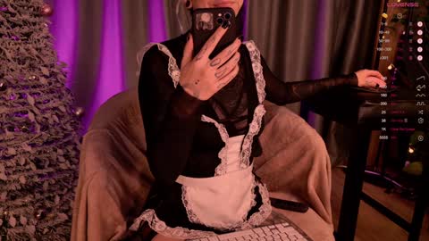 Snapshot of mika_moon_ chatting on January 4, 10:02 pm mika_moon_ online show from January 4, 10:02 pm