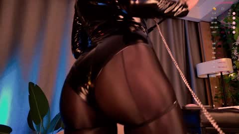 Snapshot of mika_moon_ chatting on January 8, 12:49 am mika_moon_ online show from January 8, 12:49 am