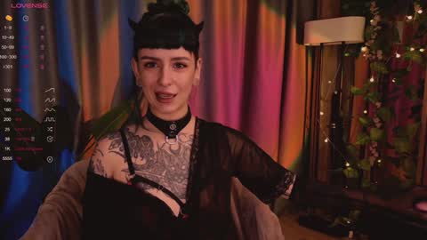 Snapshot of mika_moon_ chatting on February 5, 10:12 pm mika_moon_ online show from February 5, 10:12 pm