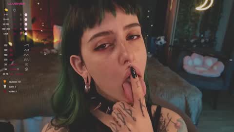 Snapshot of mika_moon_ chatting on March 8, 3:13 pm mika_moon_ online show from March 8, 3:13 pm