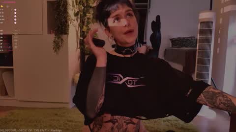 Snapshot of mika_moon_ chatting on September 9, 12:15 pm mika_moon_ online show from September 9, 12:15 pm