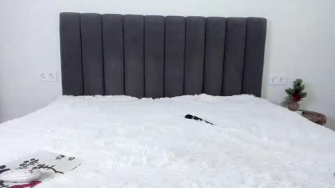 Snapshot of mika_ray chatting on March 4, 11:00 pm Mika online show from March 4, 11:00 pm