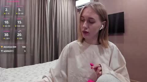 Snapshot of mika_ray chatting on November 9, 11:36 pm Mika online show from November 9, 11:36 pm