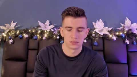 mikael online show from December 23, 3:26 am