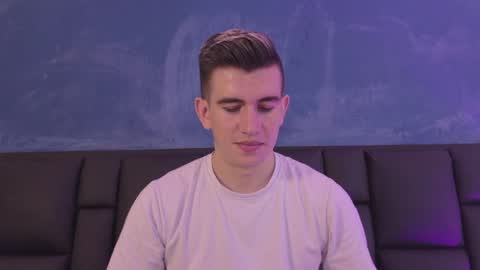 mikael online show from April 1, 4:24 am