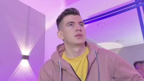 mikael online show from April 9, 4:12 am