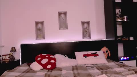 mikaylaraven online show from January 8, 4:59 am