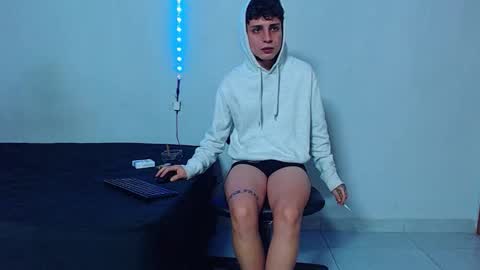 Mike IMDEPENDIENT MODEL online show from December 16, 2:27 am