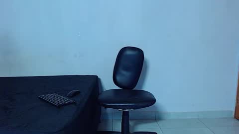 Mike IMDEPENDIENT MODEL online show from February 23, 1:25 am