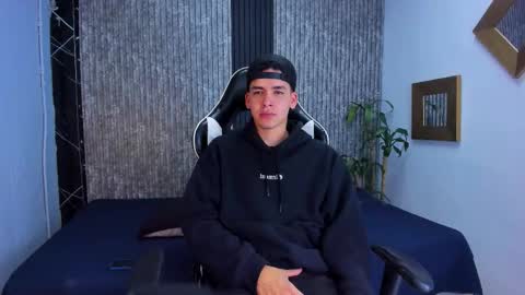 Mike 0233 online show from October 4, 4:32 am