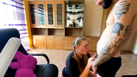 Mike and anna online show from April 4, 8:12 am