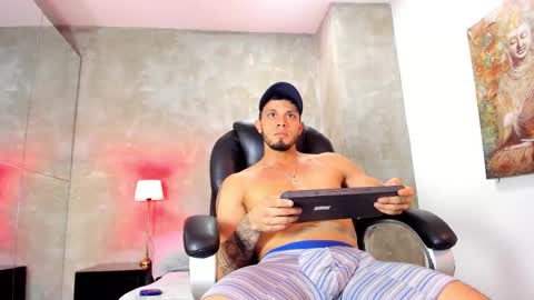 Snapshot of mike_burke_ chatting on February 28, 7:15 pm Mike online show from February 28, 7:15 pm