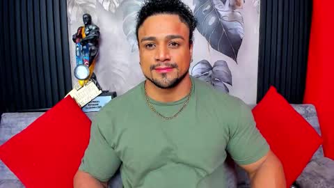   online show from December 22, 9:28 am